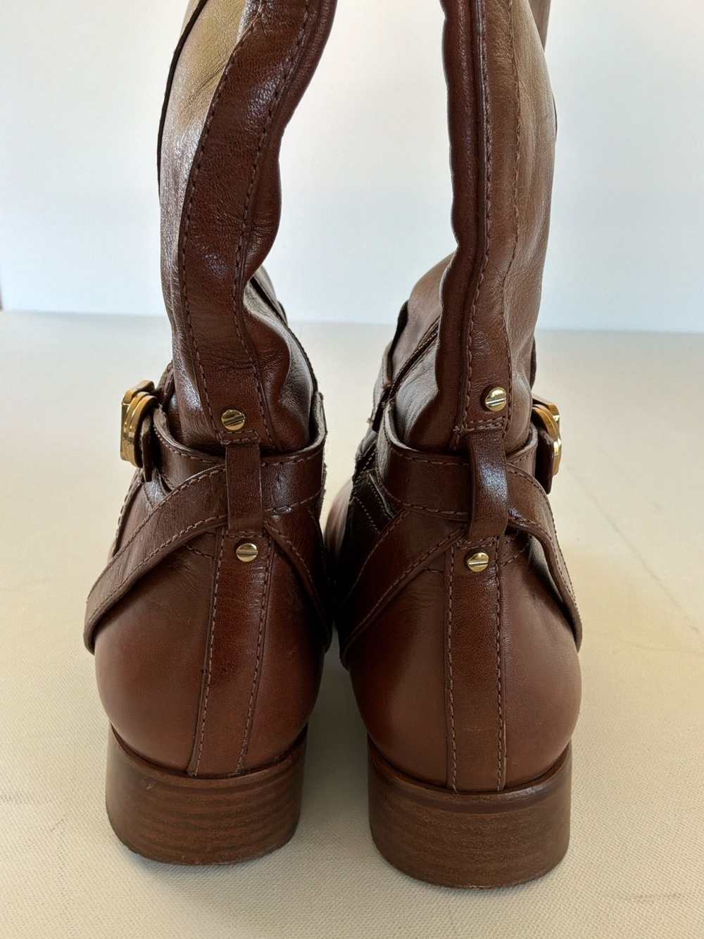 Tory Burch Brown Leather Riding Boots Gold Logo Medallion Size 8.5 M Brazil - Picture 4 of 13